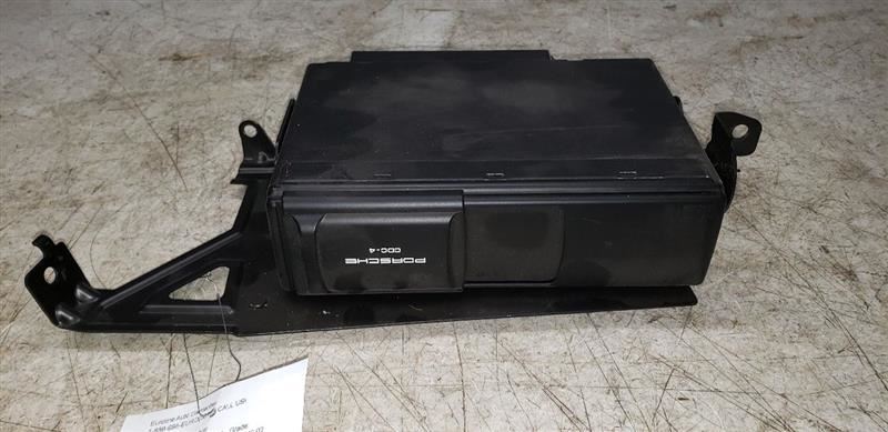 05-06 08-10 PORSCHE CAYENNE Audio Equipment Radio CD Changer CDC-4 110984