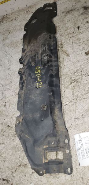 06-10 BMW 550i UPPER RADIATOR CORE Support 109249