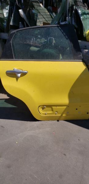 14-17 FIAT 500  Passenger Rear Side Door Electric L Model AA111750