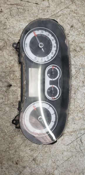 14-17 FIAT 500 Speedometer 4 Door L Model AA109910