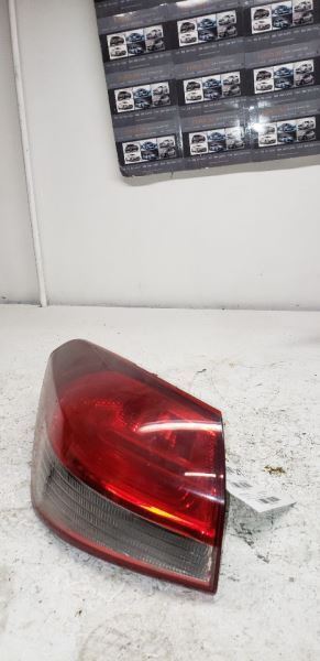 17-18KIA  FORTE Driver Tail Light Incandescent Sedan AA 112300