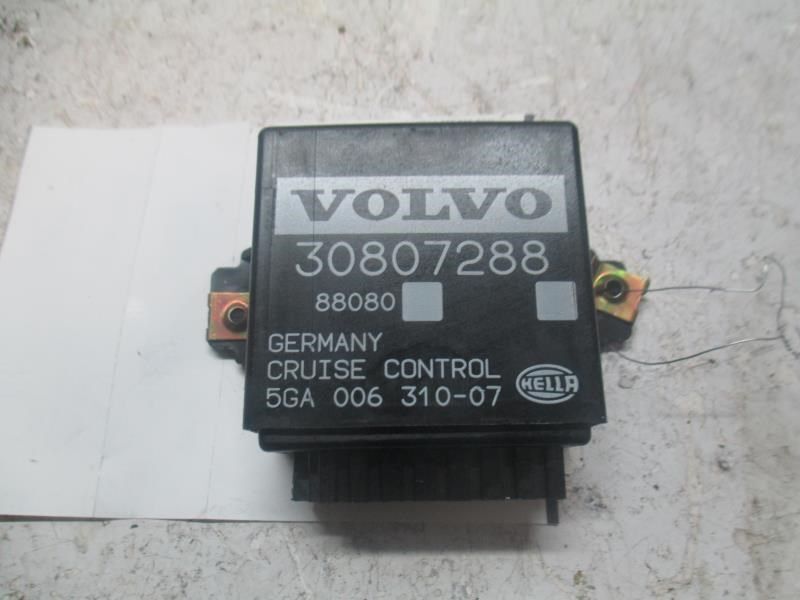 2000-2004 VOLVO V40 CRUISE CONTROL MODULE 30807288 KR17222