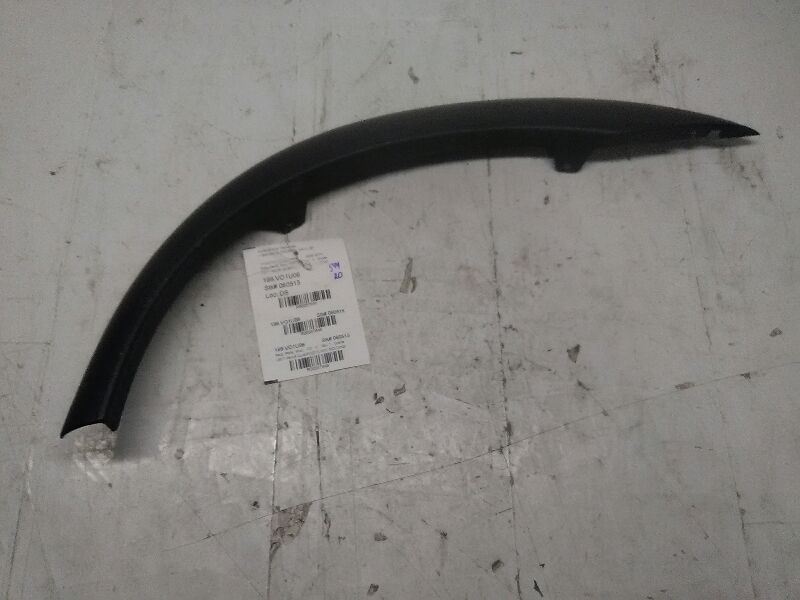 2003-2007 VOLVO XC70 LEFT REAR QUARTER FLARE MOLDING KR57848