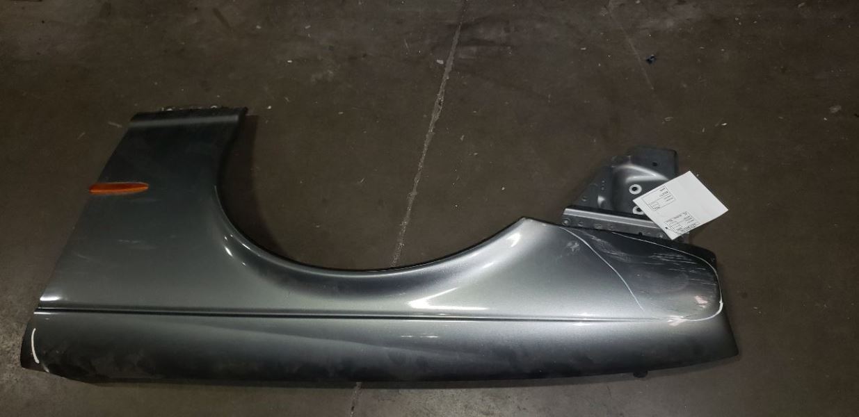 2004-2005 JAGUAR XJ8 LEFT SIDE FENDER SILVER