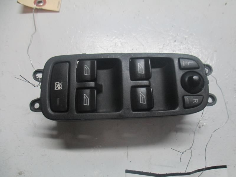 04-06 VOLVO 40 SERIES Driver Front Door Switch Driver's 5871