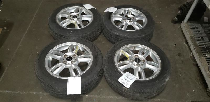 11-14 PORSCHE CLUBMAN Wheel 15×5-1/2 Alloy 5 Twin Spoke AA 110014