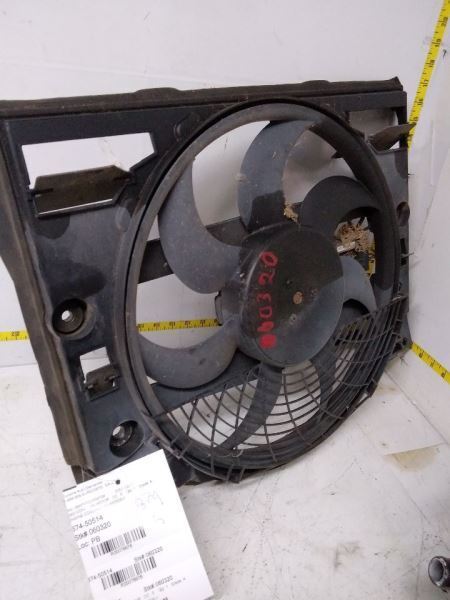 2001-2005 BMW 325i COOLING FAN ASSEMBLY KR76676