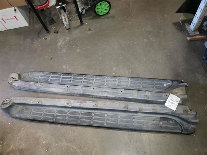 2001 CHEVROLET TAHOE Running Board 125127