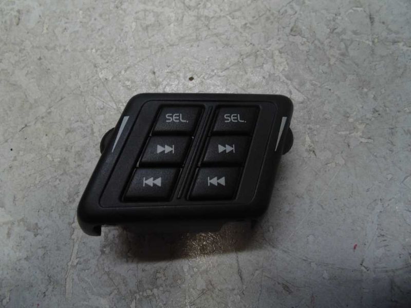 2004 VOLVO XC90 RIGHT HEADSET LOUD SPEAKER SWITCH 8666729 KR23745