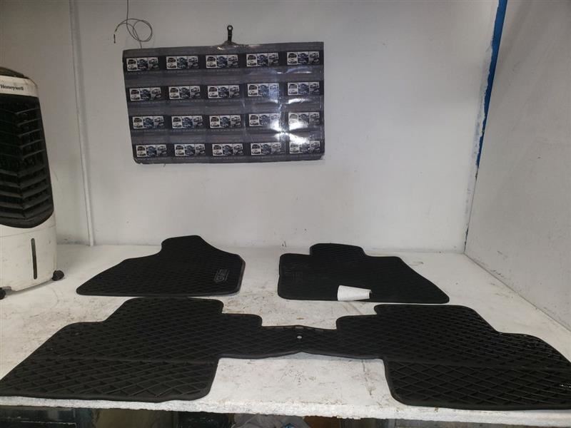 2015 GMC ACADIA DENALI RUBBER FLOOR MAT SET KR130046