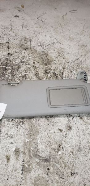 2016-2019 TOYOTA PRIUS C RIGHT PASSENGER SIDE SUN-VISOR 7431052G10B0 KR116209