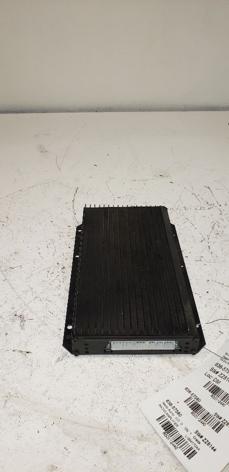 98-99 JAGUAR XJ8 Audio Equipment Radio Amplifier Trunk Mounted 112440