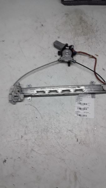 Passenger Front Window Regulator Sedan Excluding Hybrid Fits 01-05 CIVIC 70791